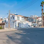 Telmar White House - 100m From The Sea