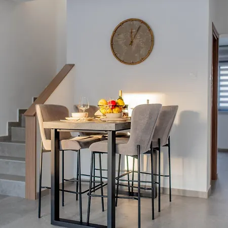Modern 2br Coastal Escape 100m From Sea By Cyprus Horizons
