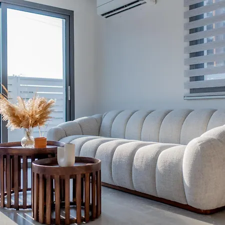 Modern 2br Coastal Escape 100m From Sea By Cyprus Horizons Feriehus *