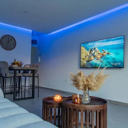 Modern 2br Coastal Escape 100m From Sea By Cyprus Horizons * Oroklini