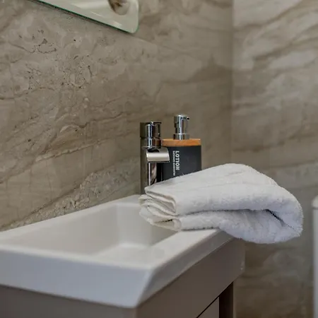 Telmar White House - 100m From The Sea