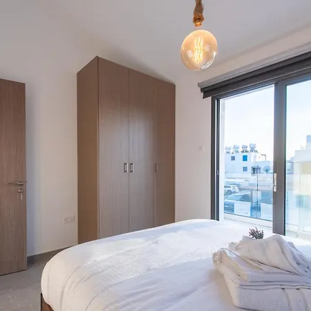 Modern 2br Coastal Escape 100m From Sea By Cyprus Horizons Oroklini
