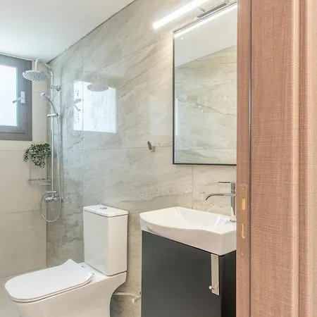 Modern 2br Coastal Escape 100m From Sea By Cyprus Horizons Feriehus Oroklini