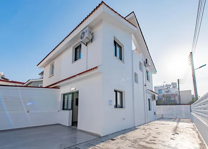 Prázdninový dům Telmar White House - 100m From The Sea