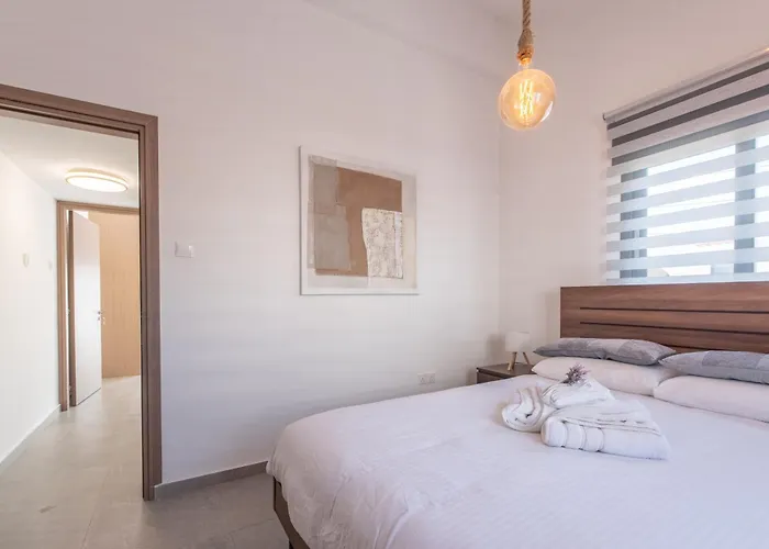 Telmar White House - 100m From The Sea *