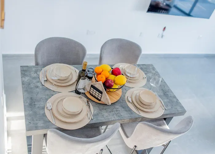 Telmar White House - 100m From The Sea *