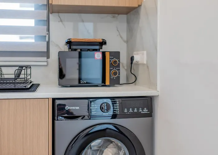 Telmar White House - 100m From The Sea 別荘 オロクリニ