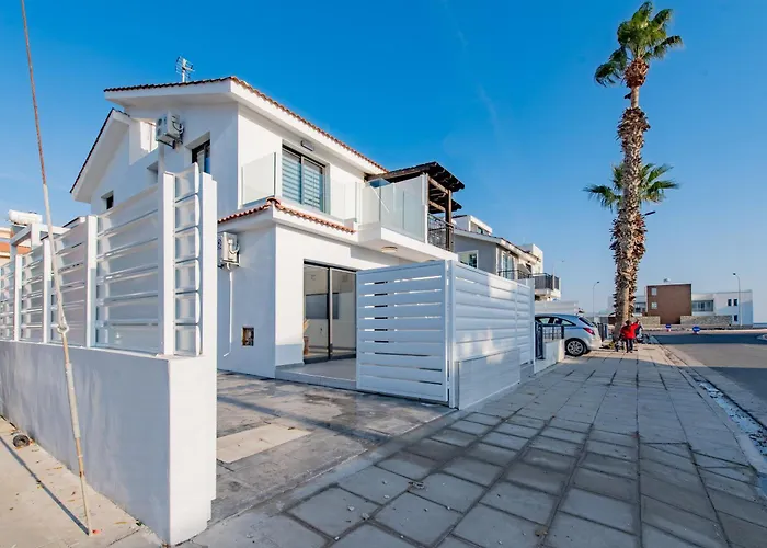 別荘 Telmar White House - 100m From The Sea