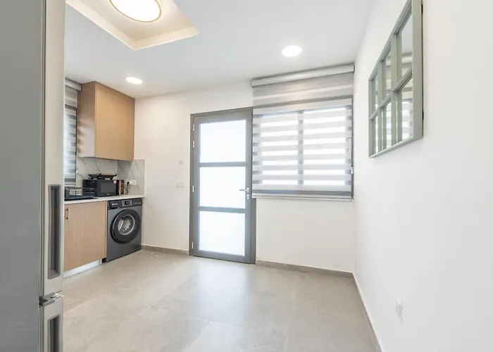 Telmar White House - 100m From The Sea *