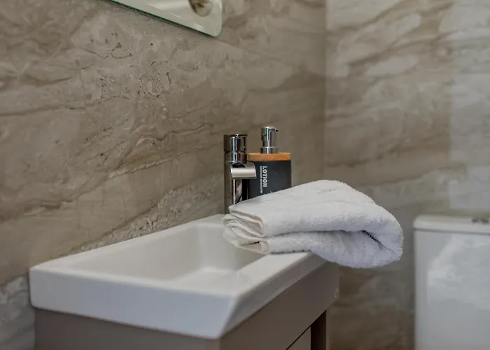 Telmar White House - 100m From The Sea