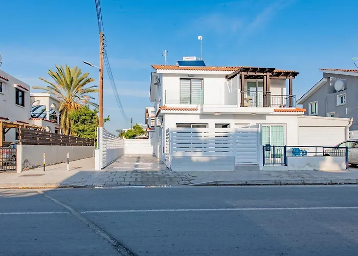 Telmar White House - 100m From The Sea Holiday home *