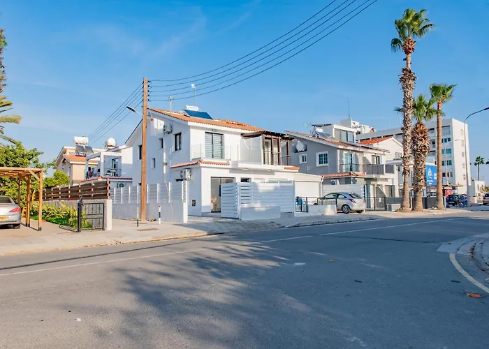 Telmar White House - 100m From The Sea